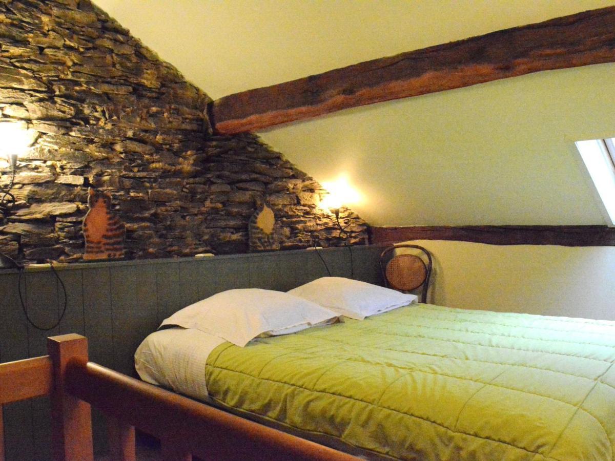 Villa With Hot Tub And Sauna Bièvre Habitación foto